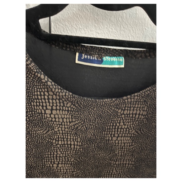 Jessica Stevens Animal Print Tee Size Small/Medium - Picture 3 of 5